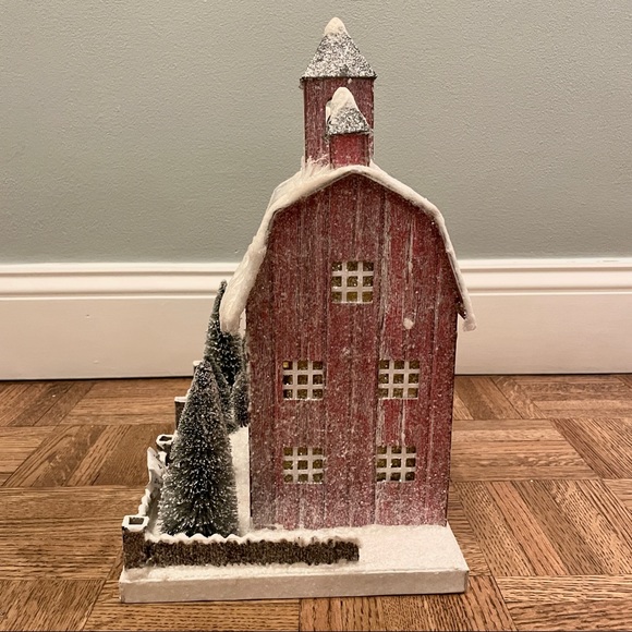 Large Red Dutch Barn Christmas Putz - Picture 3 of 8